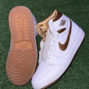 Wmns Air jordan 1 Retro high OG “ Metallic Gold” 11.5 W